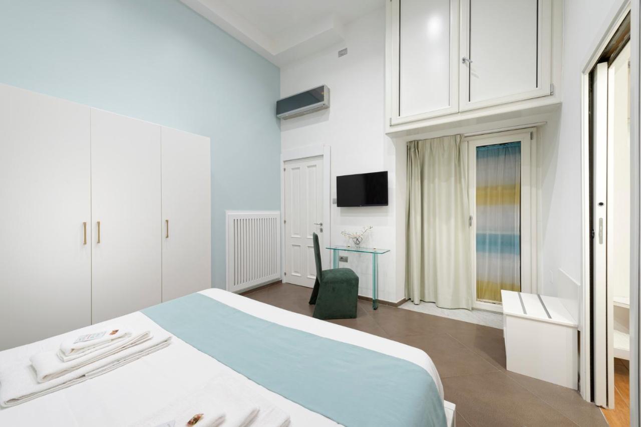 Domusvelata Bed & Breakfast เนเปิลส์ ภายนอก รูปภาพ