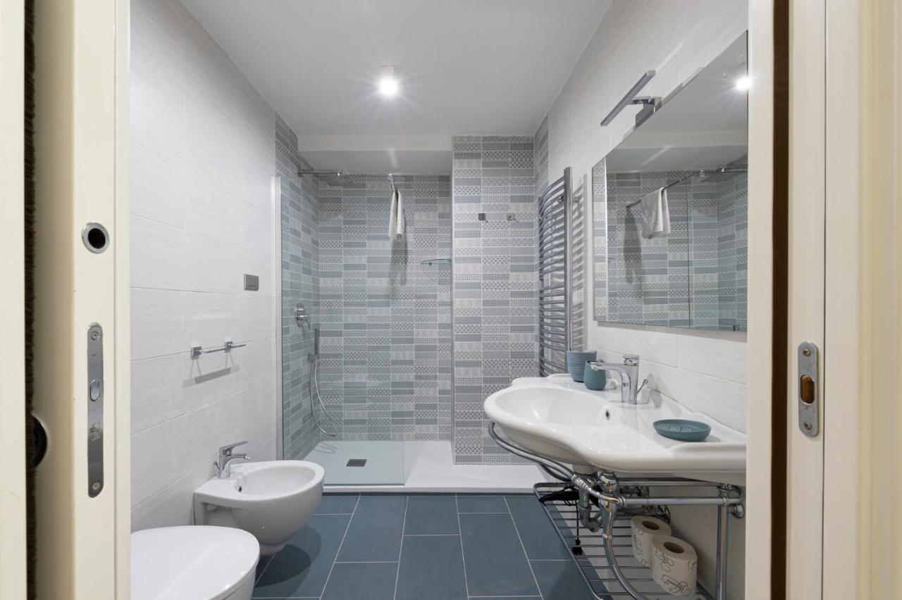 Domusvelata Bed & Breakfast เนเปิลส์ ภายนอก รูปภาพ